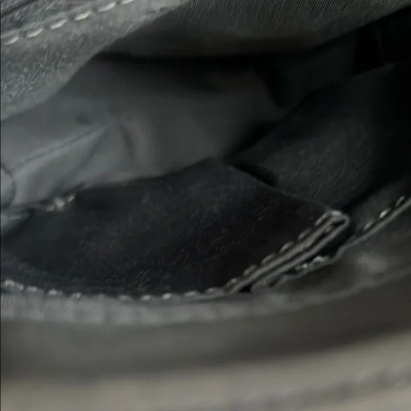 Southwestern Grey‎ Crossbody Bag with Saddle Shape and Tassel Detail - Picture 12 of 16